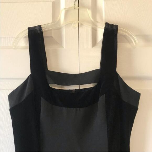 YL by Yair velvet trimmed little black dress size 12 - Picture 5 of 9